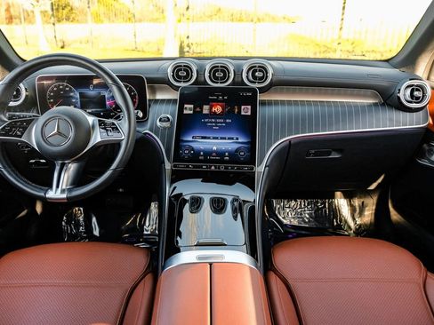 Used 2023 Mercedes-Benz GLC 300 4MATIC image 19