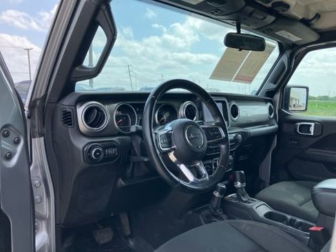 Used 2020 Jeep Wrangler Unlimited Sahara AWD/4WD image 17