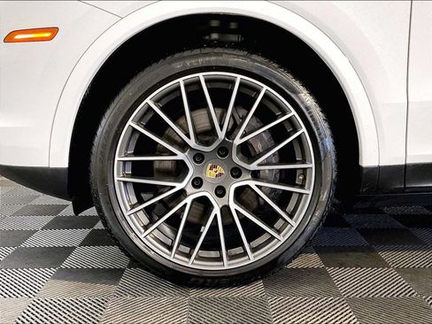 Certified 2023 Porsche Cayenne Coupe AWD/4WD image 11
