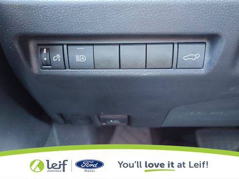 Used 2021 Toyota RAV4 XLE Premium image 27