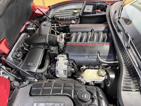 Used 2004 Chevrolet Corvette Coupe w/ Roof Package RWD image 26