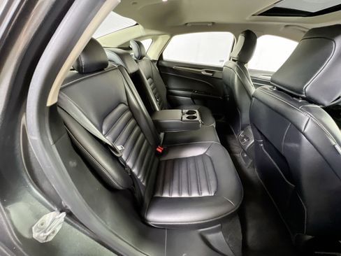 Used 2020 Ford Fusion SEL FWD image 27