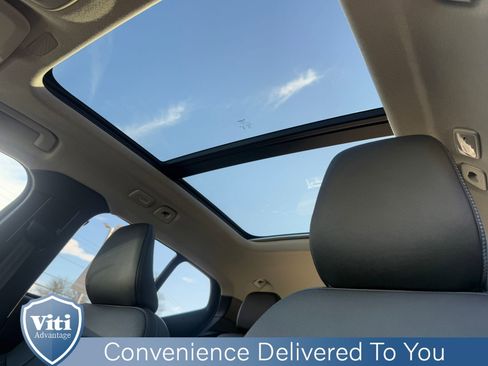 Certified 2025 Volvo XC40 B5 Core w/ Protection Package Premier image 19