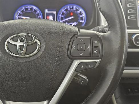 Used 2019 Toyota Highlander XLE image 36
