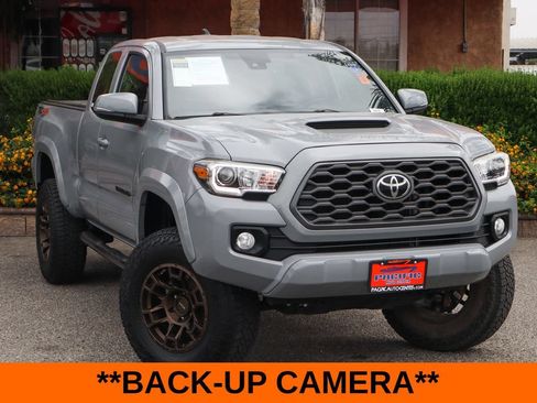 Used 2020 Toyota Tacoma TRD Sport AWD/4WD image 2