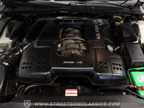 Used 1994 Lincoln Mark VIII image 3