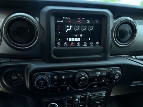 Used 2023 Jeep Wrangler Unlimited Sport AWD/4WD image 28
