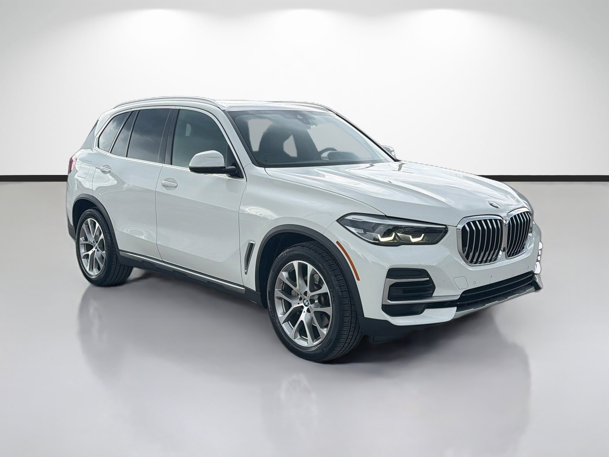 Used 2022 BMW X5 sDrive40i w/ Premium Package RWD image 1