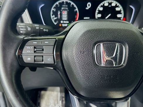 Used 2025 Honda Pilot Touring image 24