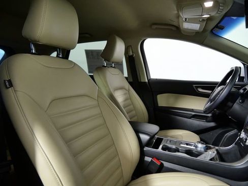 Certified 2024 Ford Edge SEL w/ Convenience Package AWD/4WD image 11