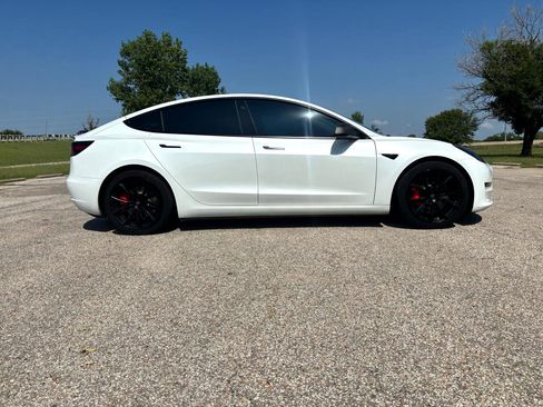 Used 2021 Tesla Model 3 Performance image 26