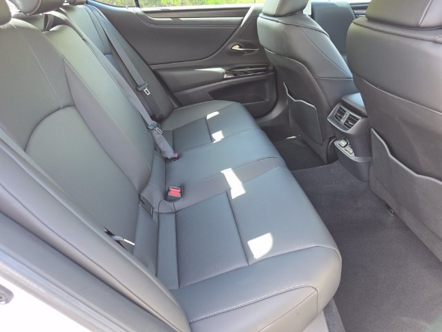 Used 2025 Lexus ES 350 w/ Premium Package FWD image 13