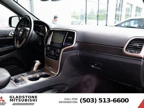 Used 2017 Jeep Grand Cherokee Limited w/ Luxury Group II AWD/4WD image 29