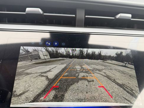 New 2027 Chevrolet Bolt LT w/ Comfort Package FWD image 17
