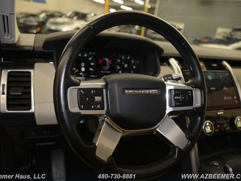 Used 2022 Land Rover Discovery S image 13