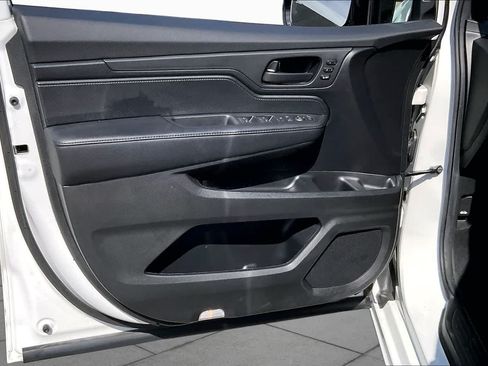 Used 2025 Honda Odyssey Sport-L image 21