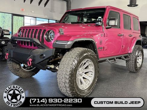 Used 2022 Jeep Wrangler Unlimited Sahara w/ Cold Weather Group AWD/4WD image 10