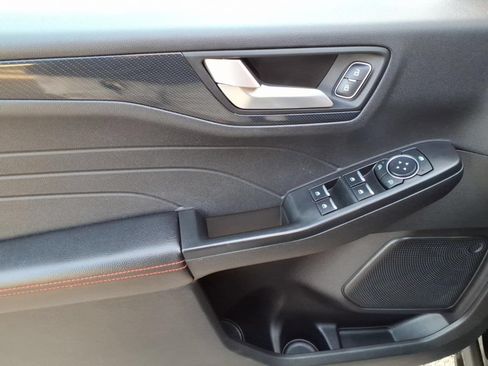 Certified 2025 Ford Escape ST-Line FWD image 8
