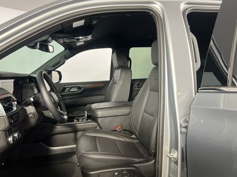 Used 2025 GMC Yukon XL Denali image 21