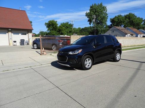 Used 2022 Chevrolet Trax LT w/ Driver Confidence Package AWD/4WD image 7