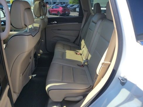 Used 2020 Jeep Grand Cherokee Overland image 19