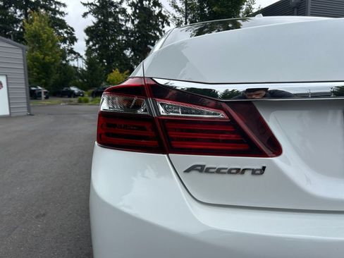 Used 2017 Honda Accord EX-L image 24