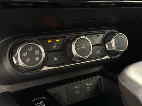 Used 2025 Nissan Kicks SV w/ SV Premium Package image 25