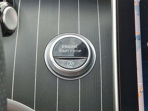 Certified 2025 Mercedes-Benz C 300 4MATIC Sedan image 23