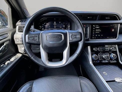 Used 2023 GMC Yukon Denali image 11