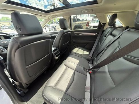 Used 2018 Cadillac XT5 Luxury w/ Driver Awareness Package AWD/4WD image 17