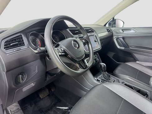 Used 2021 Volkswagen Tiguan SE R-Line FWD image 10