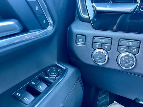 New 2026 GMC Sierra 1500 Elevation image 19