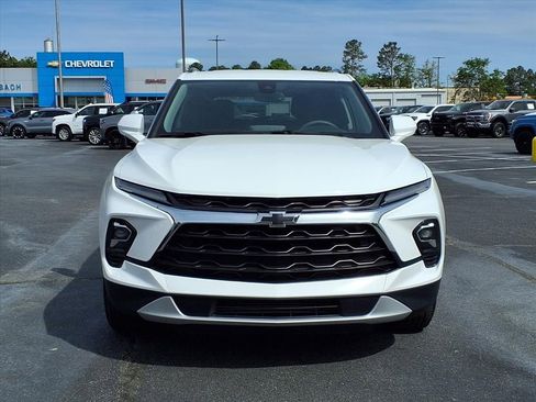Used 2024 Chevrolet Blazer LT w/ Convenience Package FWD image 2