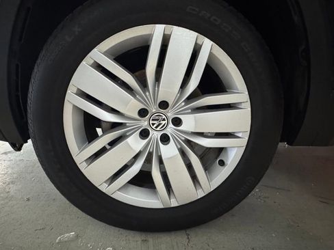 Used 2019 Volkswagen Atlas SE w/ Panoramic Sunroof Package image 24