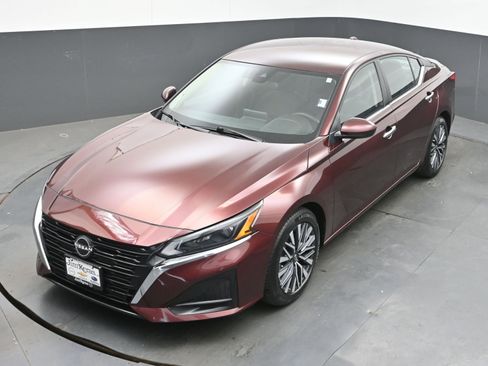 Used 2023 Nissan Altima 2.5 SV image 32