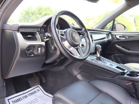 Used 2017 Porsche Macan AWD/4WD image 11