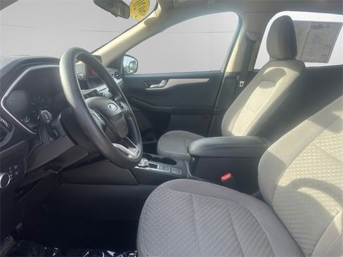 Used 2020 Ford Escape SE image 9