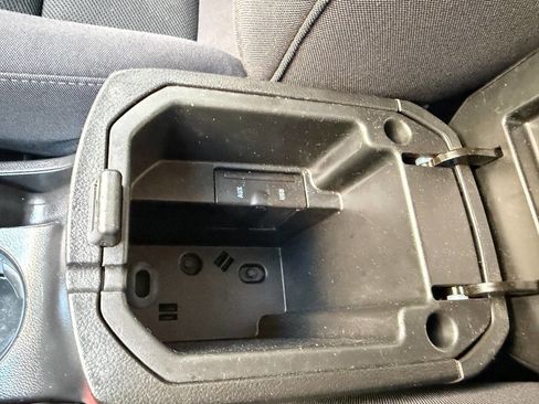 Used 2012 Chevrolet Cruze LT image 36