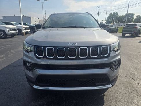 Used 2024 Jeep Compass Limited AWD/4WD image 2