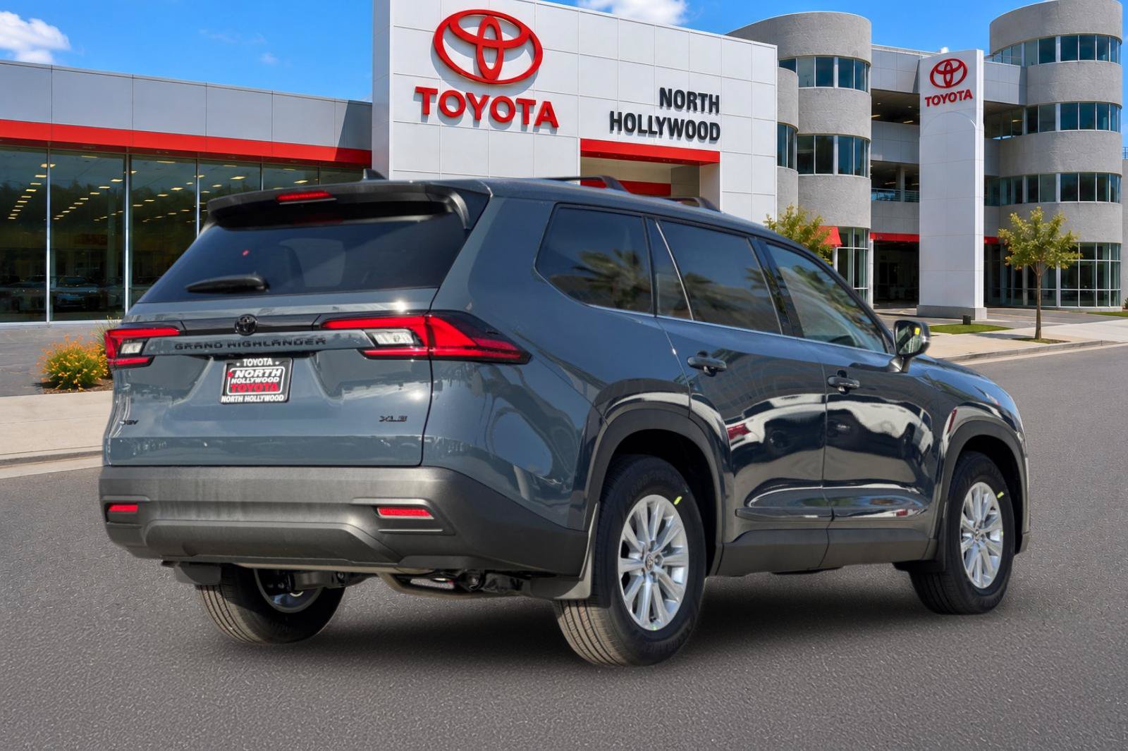 New 2026 Toyota Grand Highlander XLE FWD image 6