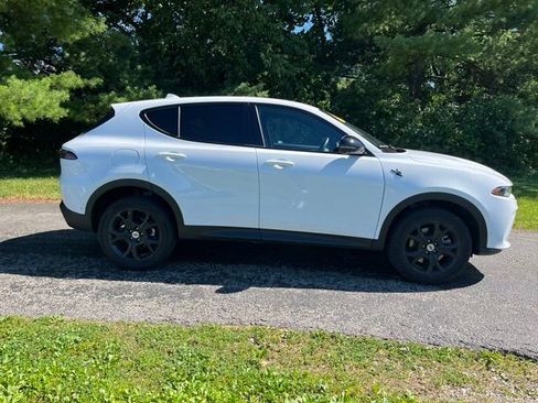 Used 2023 Dodge Hornet GT w/ Tech Pack w/o Parking AWD/4WD image 2