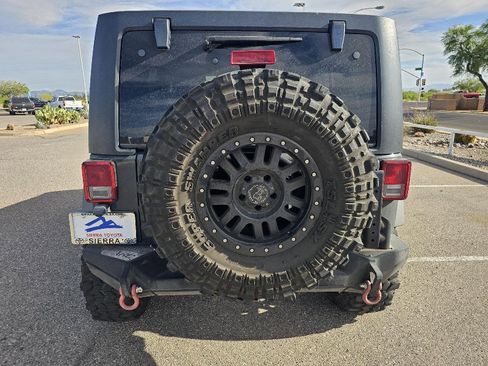 Used 2016 Jeep Wrangler Unlimited Rubicon w/ Connectivity Group AWD/4WD image 5