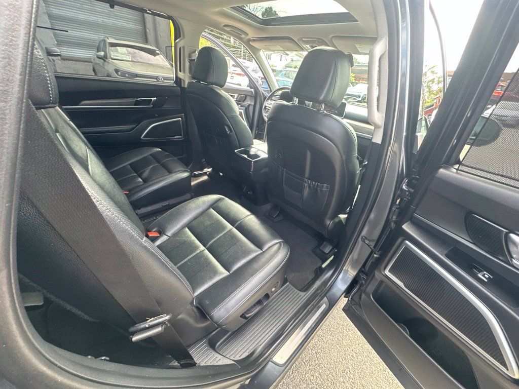 Used 2022 Kia Telluride SX w/ Nightfall Edition Package AWD/4WD image 32