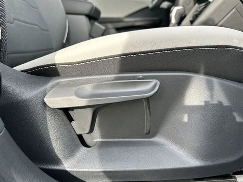New 2026 Volkswagen Taos SE image 31