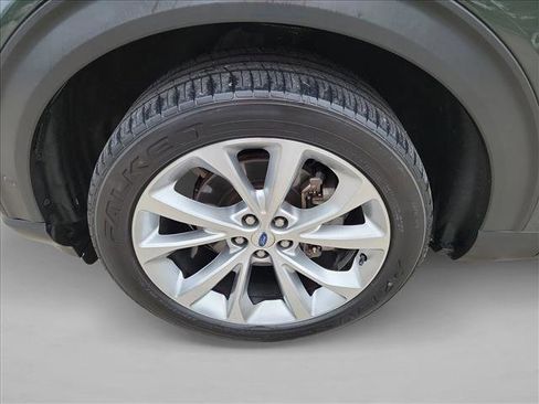 Used 2022 Ford Explorer Platinum w/ Equipment Group 601A AWD/4WD image 9