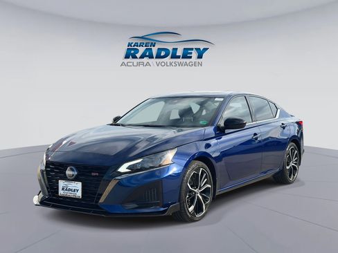 Used 2024 Nissan Altima 2.5 SR w/ SR Premium Package image 5