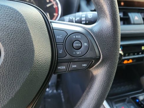 Used 2025 Toyota RAV4 XLE image 22