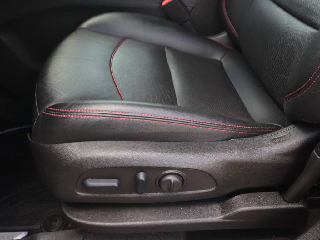 Used 2022 Chevrolet Equinox RS w/ RS Leather Package FWD image 18