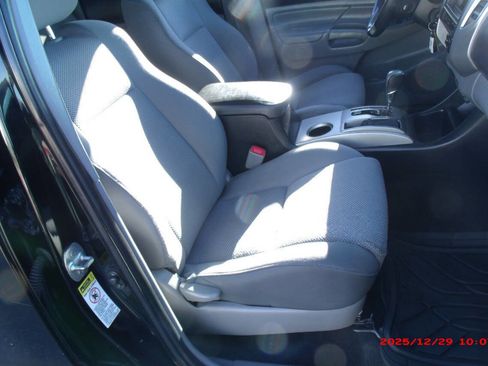 Used 2013 Toyota Tacoma PreRunner image 12