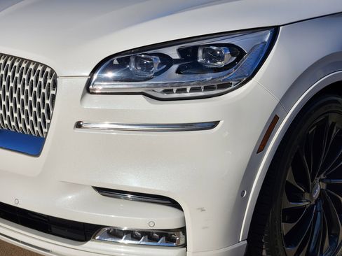 Used 2021 Lincoln Aviator Reserve w/ Equipment Group 210A image 6